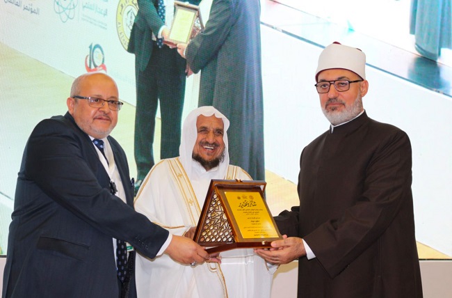 مفتي الجمهورية في مؤتمر الإعجاز العلمي في القرآن والسُّنَّة:  القرآن الكريم أعظم معجزة إلهية خالدة بخلود الدهر ودالَّة على صدق النبوة
