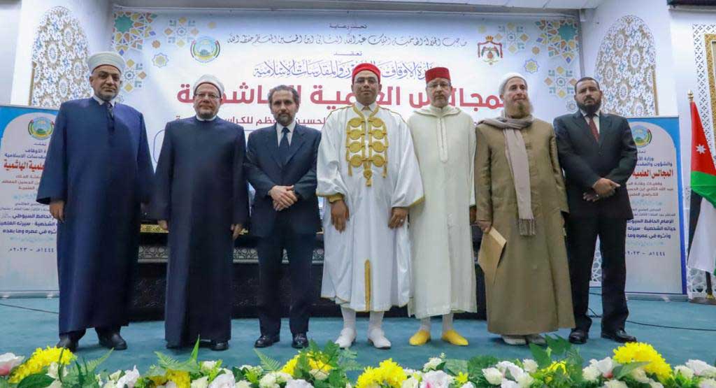 مفتي الجمهورية في محاضرته بالمجالس العلمية الهاشمية بالأردن:   الإمام السيوطي عاش ٦٠ عامًا في مصر وأنتج خلالها العديد من الكتب التي أَثْرَتِ الحياة العلمية والدينية حتى يومنا هذا 