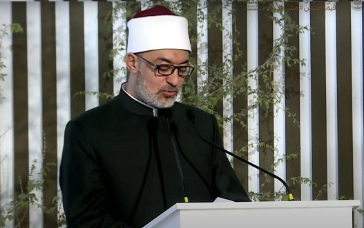 خلال كلمة فضيلته في مؤتمر"المواطنة والهوية وقيم العيش المشترك" بالعاصمة الإماراتية أبو ظبي مفتي الجمهورية يؤكد:  الإسلام أقام حضارة إنسانية راقية وقيمه الخالدة تتوافق مع الإنسانية جمعاء