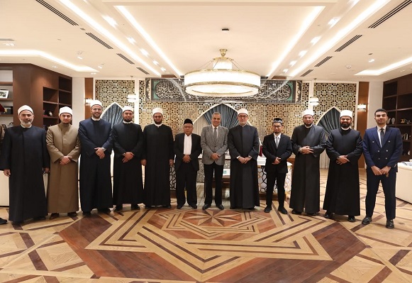 فضيلة المفتي يستقبل وفدًا إندونيسيًّا رفيع المستوى لبحث سُبل التعاون، بحضور رئيس أكاديمية الأزهر العالمية للتدريب