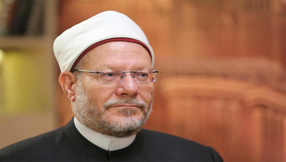 مفتي الجمهورية في لقائه الرمضاني مع الإعلامي حمدي رزق:  - النبيَّ أرشدنا إلى تحري ليلة القدر في هذه الأيام المباركة خاصة في الليالي ذات الأعداد الفردية