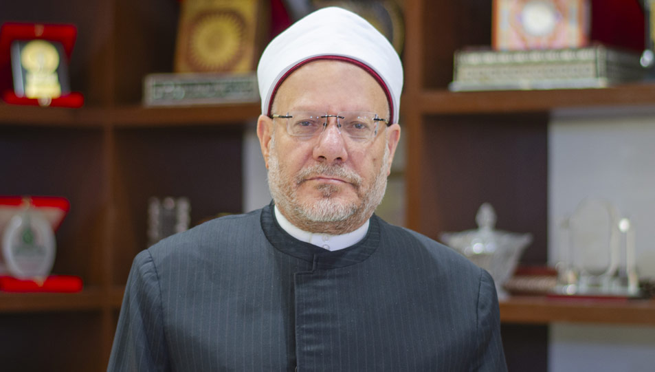 مفتي الجمهورية مع الإعلامي حمدي رزق:  -  دلالات النصوص الشرعية تدعو إلى إعمال العقل في العلوم المختلفة