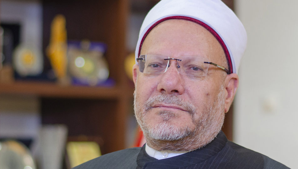  مفتي الجمهورية مع الإعلامي حمدي رزق:  • لم يتحيز أي مفتٍ على مر العصور داخل دار الإفتاء لمذهبه الفقهي