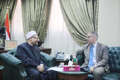 مفتي الجمهورية يستقبل سفير كندا بالقاهرة لبحث أوجه تعزيز التعاون الديني بين كندا ودار الإفتاء المصرية