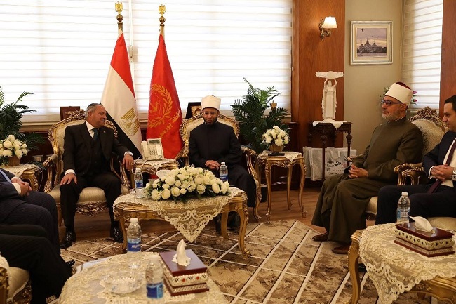 محافظ بورسعيد يستقبل مفتي الجمهورية ووزيرَ الأوقاف بديوان عام المحافظة