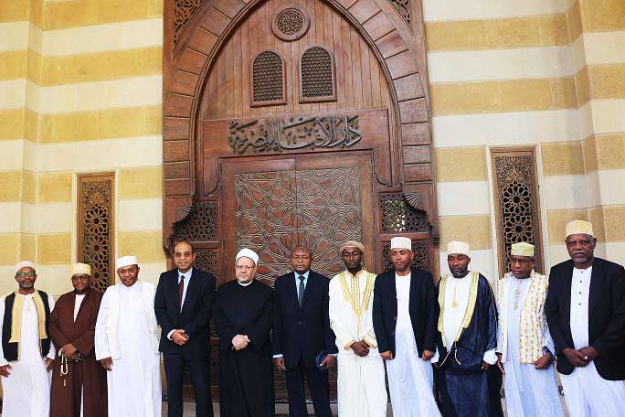 مفتي الجمهورية في حفل ختام البرنامج التدريبي لعلماء جزر القمر:  البرامج التدريبية واللقاءات التي تُعقد بين العلماء تعد فرصًا للنقاش المثمر وتبادل الأفكار