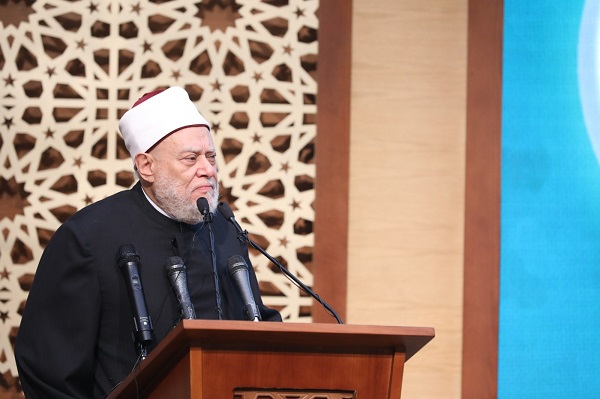 د. علي جمعة في كلمته باحتفال دار الإفتاء بمرور ١٣٠ عامًا على إنشائها :  دار الإفتاء ليست مجرد مؤسسة إدارية بل فضاء علمي هادف يسعى لتحقيق مقاصد الشرع في عمارة الأرض