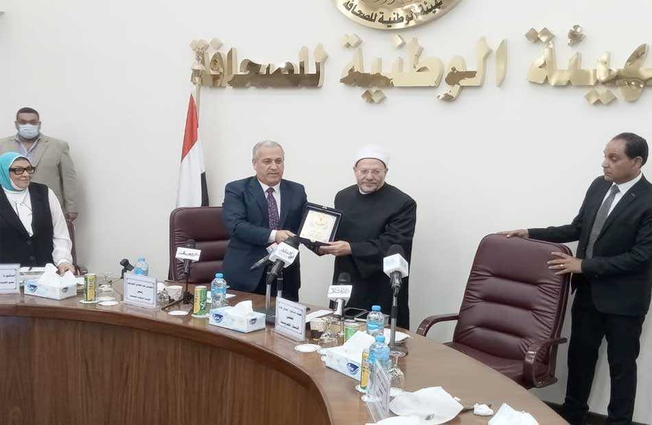 فضيلة المفتي في لقائه برؤساء تحرير الصحف الوطنية بمقر الهيئة الوطنية للصحافة: -إطلاق الاستراتيجية الوطنية لحقوق الإنسان جزء لا يتجزأ من جهود التجديد ومكافحة الإرهاب