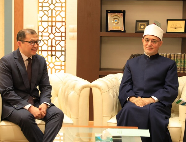 مفتي الجمهورية يستقبل سفير  أوزبكستان لدى القاهرة ويؤكد عمق الروابط العلمية والدينية والثقافية التي تجمع بين دار الإفتاء المصرية ونظرائها في أوزبكستان