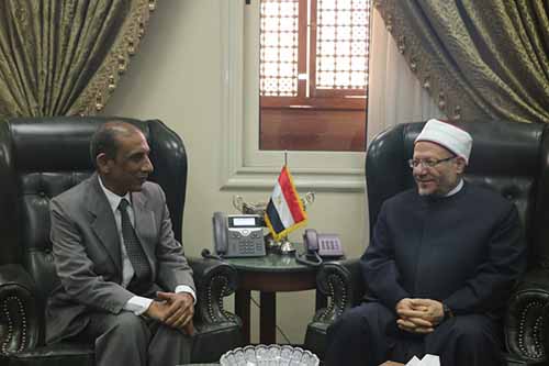 مفتي الجمهورية يستقبل سفير الهند في القاهرة لبحث أوجه تعزيز التعاون الديني بين الدار والهند