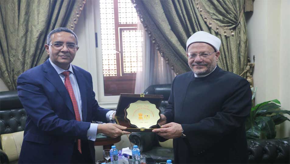 مفتي الجمهورية يستقبل سفير الهند بالقاهرة لبحث أوجه تعزيز التعاون الإفتائي بين البلدين 