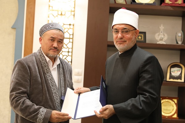 مفتي الجمهورية يستقبل مفتي منغوليا لبحث تعزيز التعاون الإفتائي والعلمي