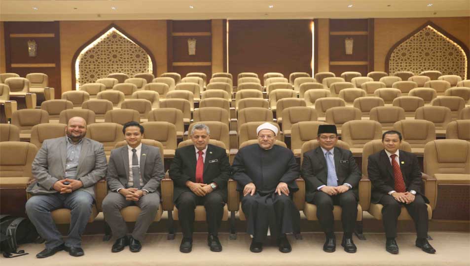 مفتي الجمهورية يستقبل وفدًا ماليزيًّا رفيع المستوى لبحث أوجه تعزيز التعاون الإفتائي