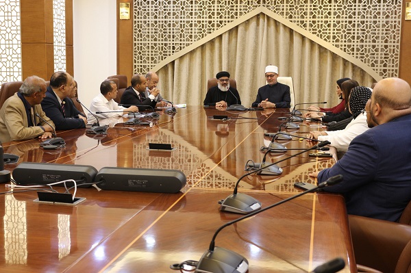 مفتي الجمهورية يستقبل وفد لجنة شباب بيت العائلة المصرية لبحث سُبل التعاون المشترك