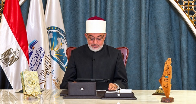 خلال كلمةٍ مسجَّلة لفضيلته بمناسبة الذكرى الخامسة والعشرين لتأسيس الجامعة المصرية للثقافة الإسلامية «نور مبارك» بكازاخستان: