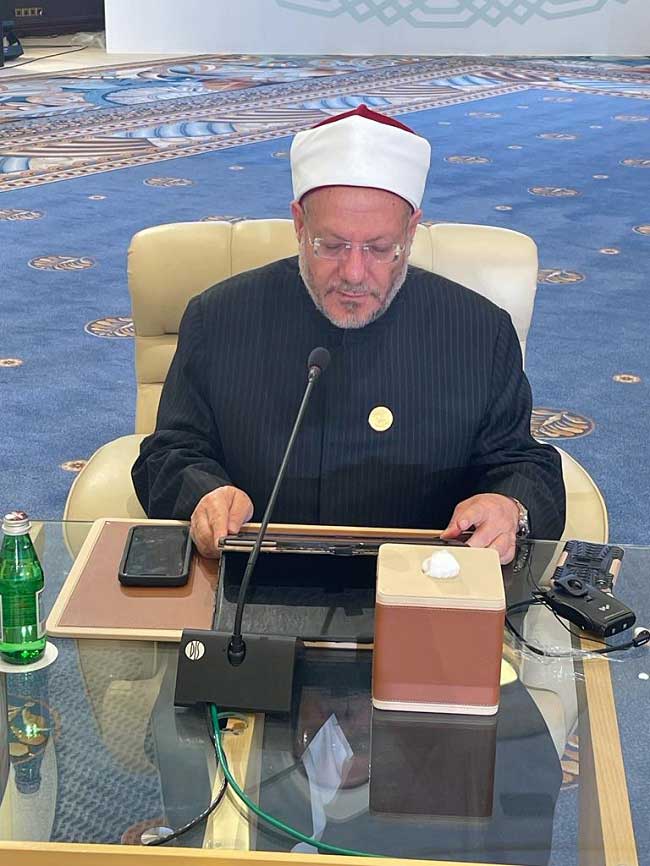 "مفتي الجمهورية في كلمته بمؤتمر "روسيا والعالم الإسلامي":  - تفعيل ثقافة التسامح والعيش المشترك بين مختلف الأديان والثقافات يعد قضية محورية من القضايا الإنسانية الكبرى