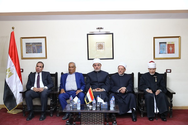 مفتي الجمهورية يشهد مراسم تكريم الفائزين في مسابقة القرآن الكريم بالمعهد العالي للدراسات الإسلامية