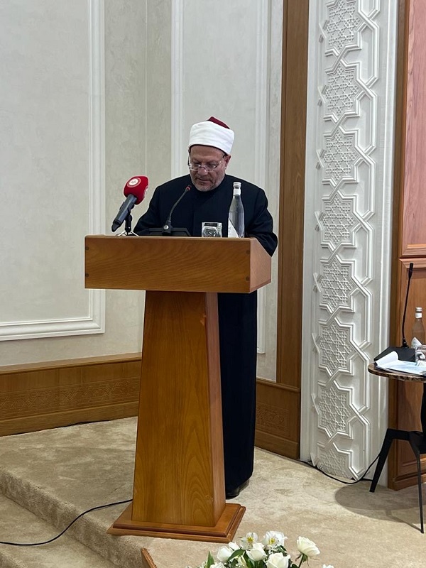 خلال كلمته الرئيسية بالمؤتمر الدولي لمسلمي أوزبكستان..   مفتي الجمهورية يُهيب بالشعوب العربية إلى الوقوف وراء حكوماتهم لمواجهة قوى الشر.. ويؤكد: فلسطين الغالية هي قضية المسلمين الأولى 