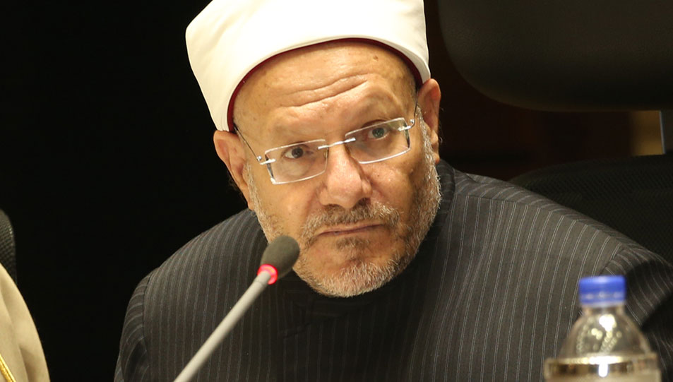  مفتي الجمهورية في لقائه الرمضاني مع الإعلامي حمدي رزق:  - يجب على الإنسان الجد والاجتهاد بقدر الاستطاعة مع التسليم والإيمان بقدر الله ومشيئته