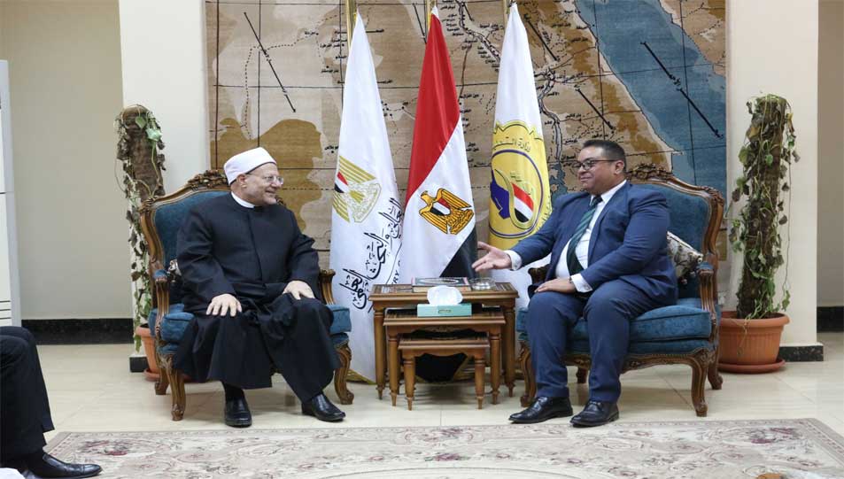 مفتي الجمهورية خلال كلمته بمحاضرة في معهد إعداد القادة:  - المسلم الحق هو الذي يحب وطنه ويعمل جاهدًا على دعم مقومات الدولة والحفاظ على مؤسساتها