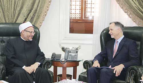  مفتي الجمهورية يستقبل السفير الأمريكي ويؤكد: زيارة الرئيس السيسي الناجحة للولايات المتحدة مهمة ومفيدة للعلاقات بين البلدين