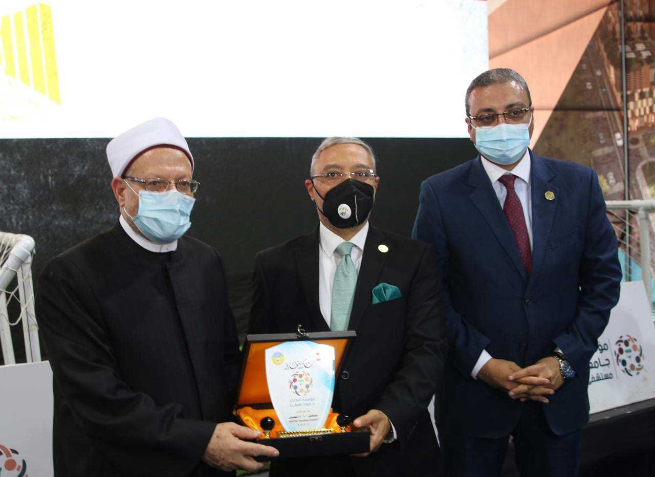 مفتي الجمهورية: مصر تشهد طفرة في سائر مجالات الحياة أهمها الطب .. والشريعة مبناها على تحصيل المصالح
