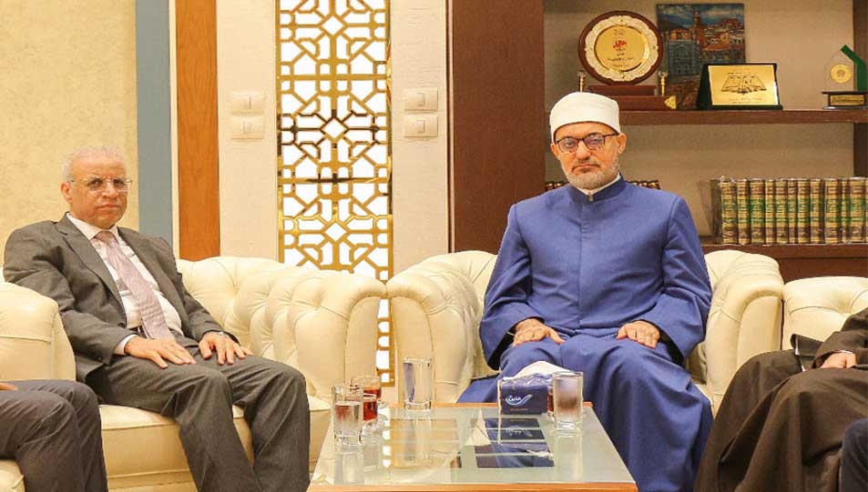 مفتي الجمهورية يستقبل سفير العراق لدى القاهرة لبحث سبل تعزيز التعاون الإفتائي