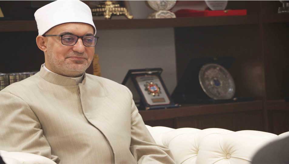 في اليوم العالمي لذوي الهمم مفتي الجمهورية يؤكد:  القيمة الحقيقية للإنسان لا تُقاس بمظاهر القوة أو الكمال الجسدي، بل تُقاس بما يحمله الإنسان في قلبه من عزيمةٍ صادقة وما يبذله في دنياه من خيرٍ وعمل.