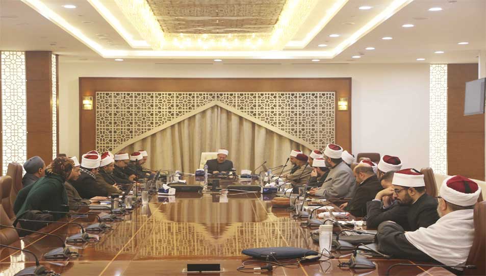 مفتي الجمهورية خلال اجتماعه بأمناء الفتوى:  - مصر تستقبل عهدًا جديدًا من الجمهورية الجديدة تحت قيادة الرئيس السيسي