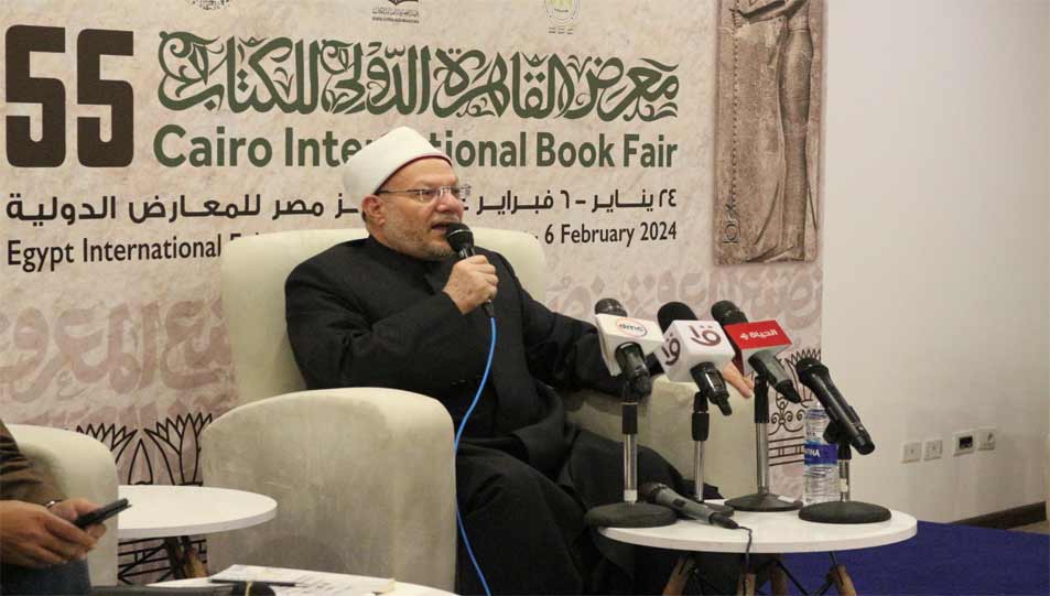 مفتي الجمهورية خلال ندوته بمعرض الكتاب مع الإعلامي حمدي رزق:  - موقف الدولة المصرية تجاه قضية فلسطين سيظل فخرًا لها على مر العصور