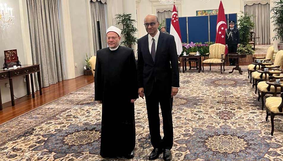 لقاء تاريخي بين مفتي الجمهورية والرئيس السنغافوري تناول تعزيز التعاون الإفتائي ومكافحة التطرف الديني