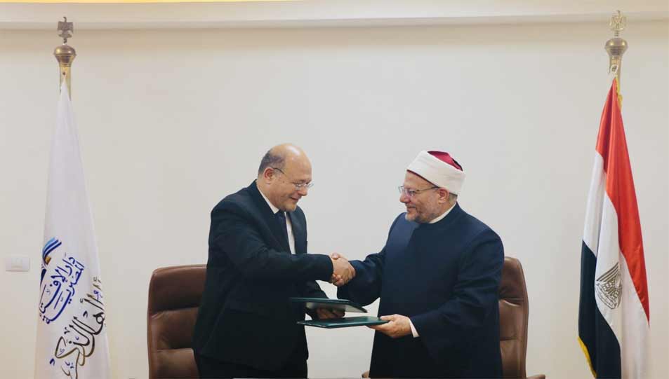 مفتي الجمهورية ورئيس جامعة سوهاج يوقعان بروتوكول تعاون في مجال التدريب وتصحيح المفاهيم ونشر الوعي الديني بين شباب الجامعات