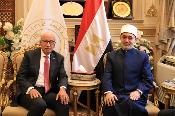 مفتي الجمهورية يهنئ رئيس محكمة النقض بتوليه المنصب رسميًّا متمنيًا لسيادته دوام التوفيق والسداد