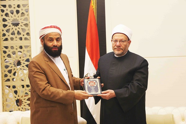 مفتي الجمهورية يستقبل وزير الأوقاف اليمني لبحث تعزيز التعاون الإفتائي