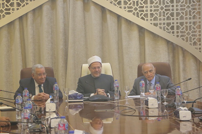 مفتي الجمهورية يستقبل وفدًا أوزبكيًّا رفيع المستوى برئاسة رئيسة لجنة مجلس الشيوخ بمجلس الوزراء بجمهورية أوزبكستان 