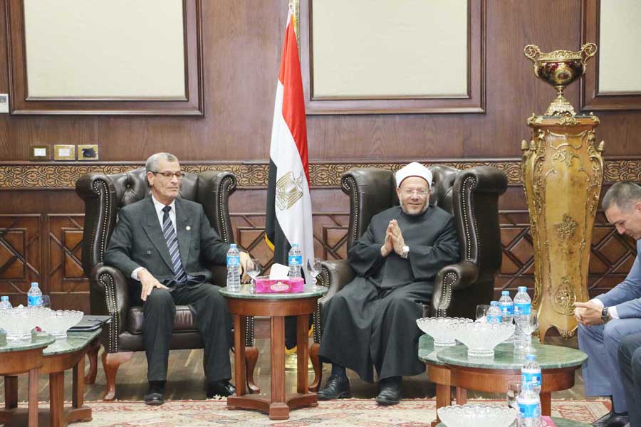  مفتي الجمهورية يستقبل وفدًا كازاخستانيًّا للاطلاع على تجربة دار الإفتاء المصرية