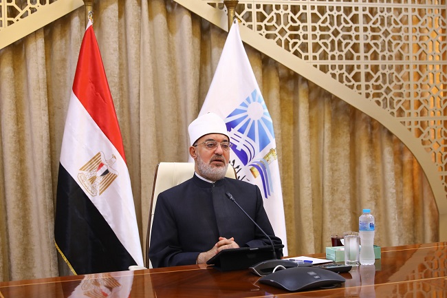 خلال محاضرة فضيلته لأئمة ودعاة ألمانيا.. مفتي الجمهورية يؤكد:  الصفات الخبرية لا تُفهم بمعزل عن أصول العقيدة وقواعد الاستدلال التي قررها علماء الأمة