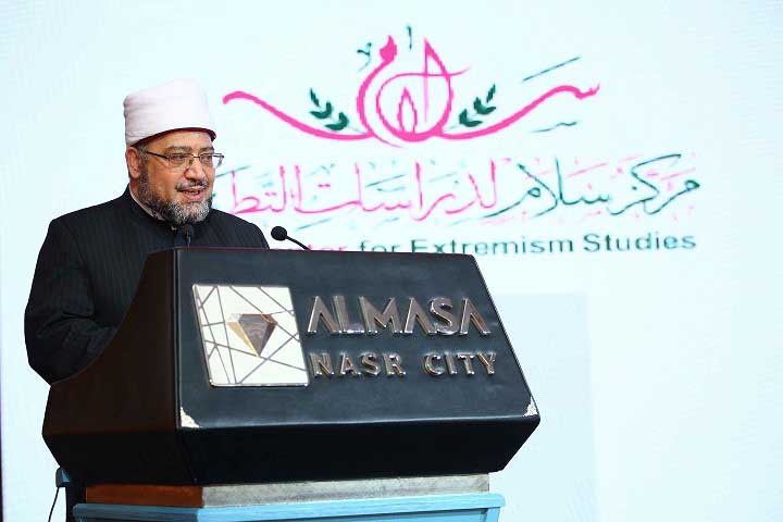  خلال فعاليات الجلسة الثالثة بمؤتمر سلام العالمي..  الدكتور أشرف سعد:  -دار الإفتاء المصرية استطاعت تحويل الجهود النظرية في التجديد إلى برامج عمل