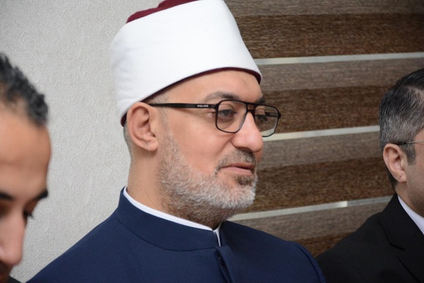 على هامش زيارته لأذربيجان .. مفتي الجمهورية يزور معهد أذربيجان للعلوم الدينية لبحث أوجه تعزيز التعاون