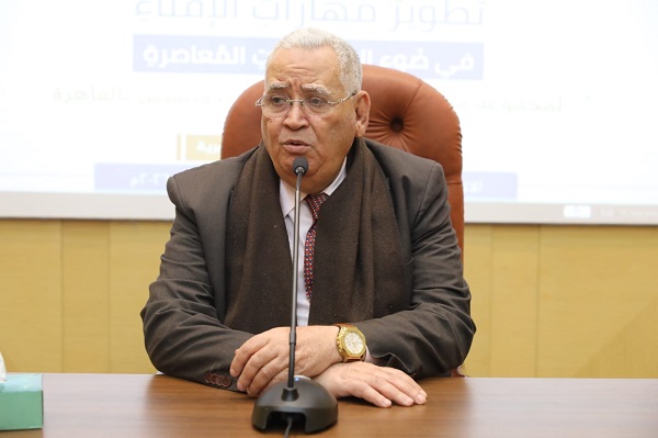 في ندوة بعنوان "الفتوى في النوازل الطبية "عضو مجمع البحوث الإسلامية يؤكد:  •    العلم إذا انفصل عن مقاصده وتحول إلى أدوات متناثرة قد ينقلب من وسيلة هداية إلى سبب اضطراب وفتح لأبواب الانحراف الفكري