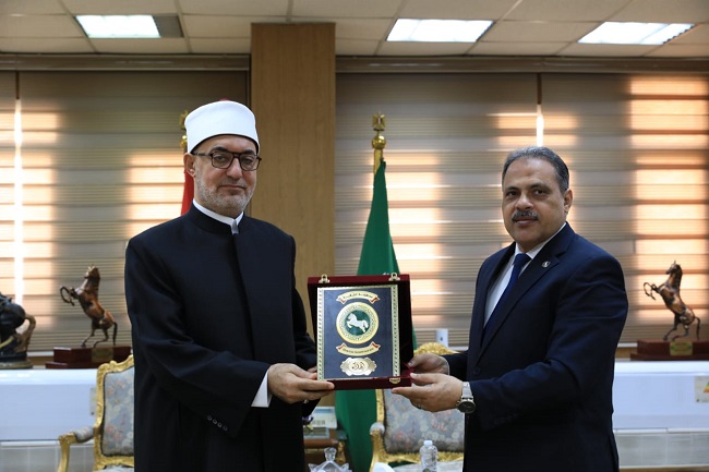 محافظ الشرقية يستقبل مفتي الجمهورية لبحث تعزيز التعاون المشترك وإنشاء فرع لدار الإفتاء المصرية بالمحافظة
