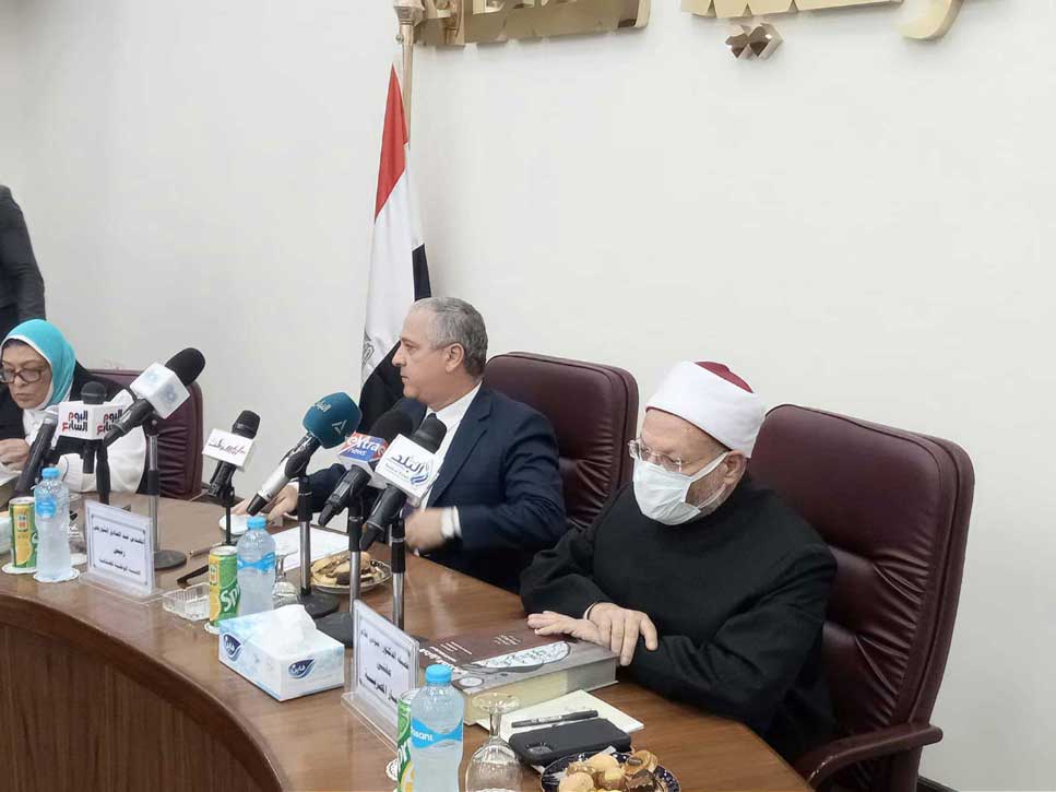 فضيلة المفتي في لقائه برؤساء تحرير الصحف الوطنية بمقر الهيئة الوطنية للصحافة: - الاستراتيجية الوطنية لحقوق الإنسان امتدت وتميزت بالتكاملية وغطت جوانب الحقوق المختلفة