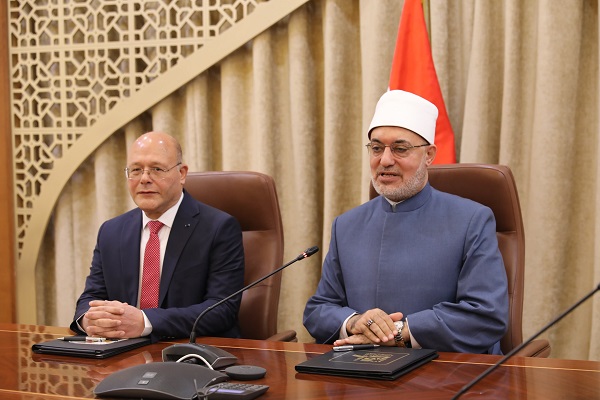 مفتي الجمهورية ورئيس جامعة سوهاج الأهلية يوقعان بروتوكول تعاون لتعزيز التعاون المشترك 