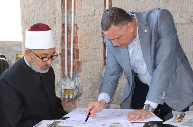 مفتي الجمهورية يُجري جولةً تفقُّدية لأعمال الإنشاءات لفرع دار الإفتاء بالسويس ويقف على آخر التطورات