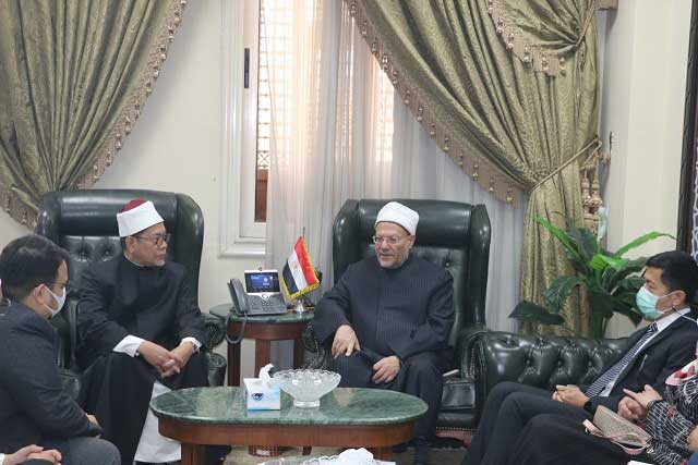 مفتي الجمهورية يستقبل وفدًا دينيًّا تايلانديًّا لبحث تعزيز التعاون ويتسلَّم رسالة من شيخ الإسلام في تايلاند 