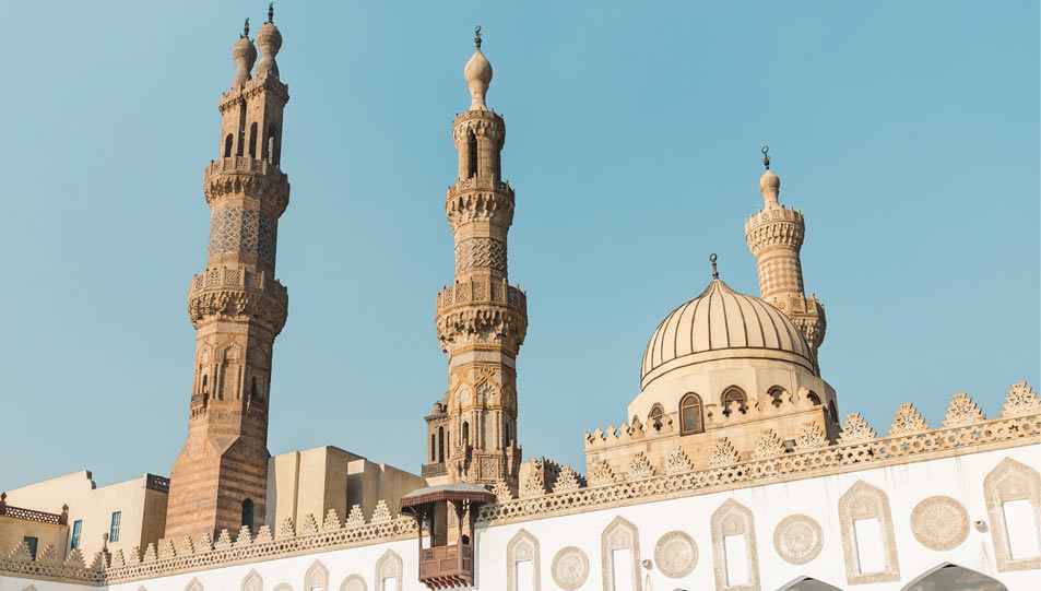 حكم صلاة المأمومين في طابق في المسجد غير الطابق الذي يصلي فيه  الإمام