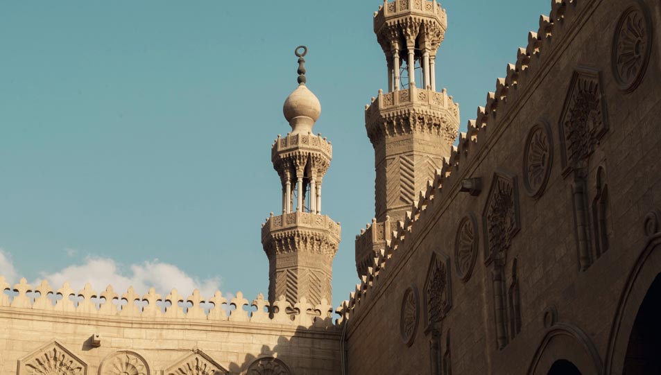 حكم استغلال مساحة ملحقة بالمسجد في الأنشطة النافعة العامة 