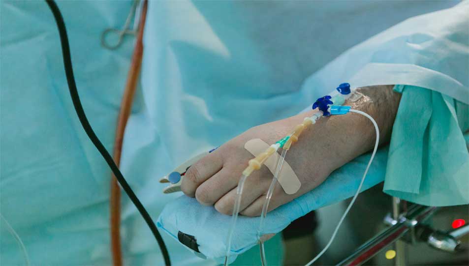 حكم طهارة المريض المحجوز بالعناية المركزة