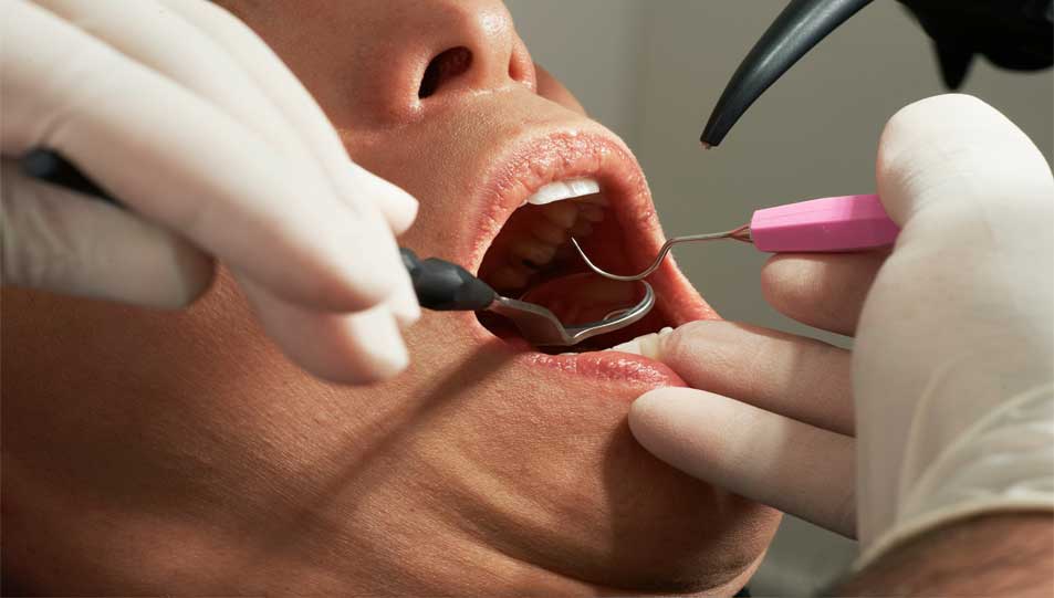 حكم زكاة عيادات الأسنان
