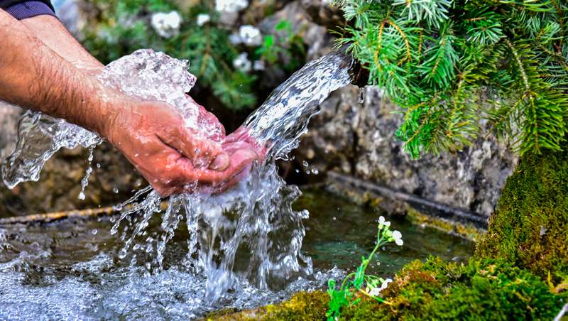 حكم استعمال مياه الصرف المعالجة بالليزر في الوضوء والغسل